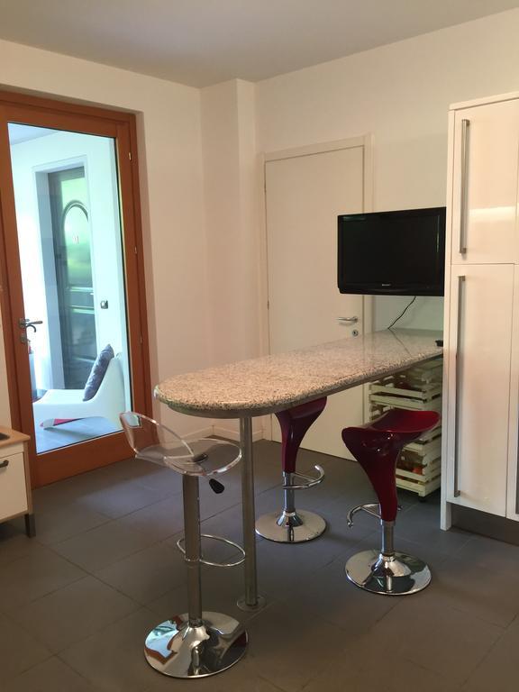 Armonie Del Lago - Lakeview Retreat With Private Garden, Pool & Jacuzzi Baveno Extérieur photo